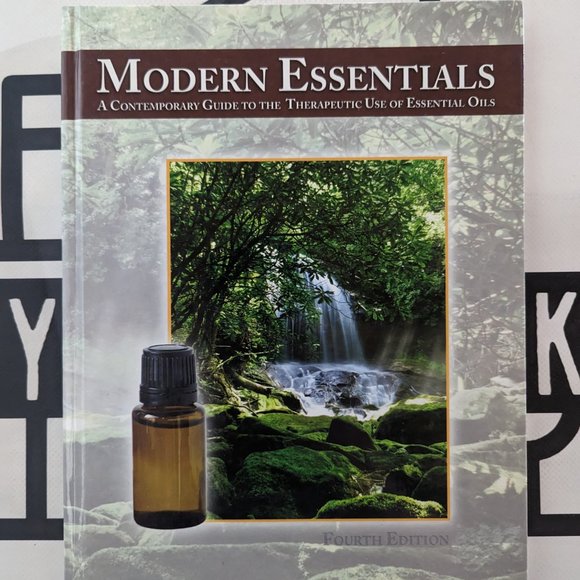 Modern Essentials *4th Edition* Contemporary Guide to the Therapeutic Use of Es - Picture 1 of 6